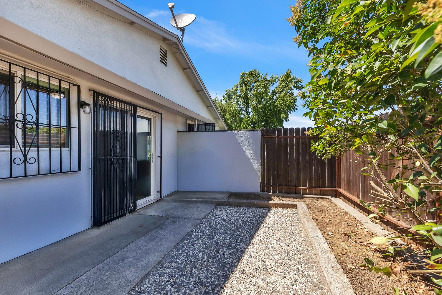 7700 La Mancha Way