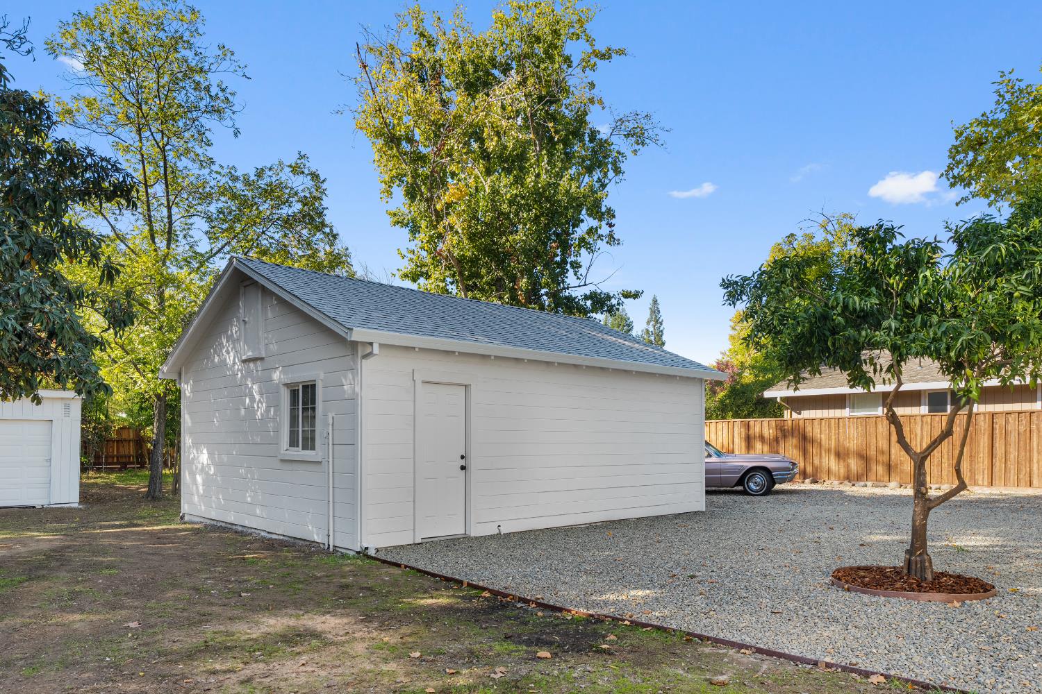 8895 Dixon Oaks Lane