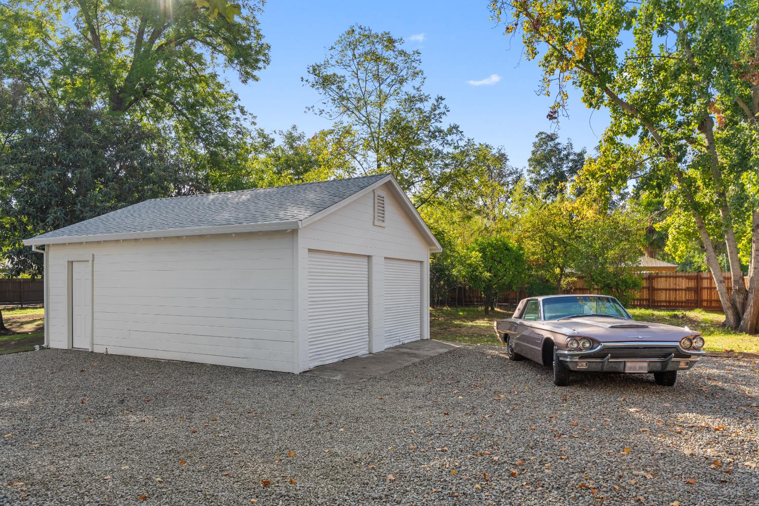 8895 Dixon Oaks Lane