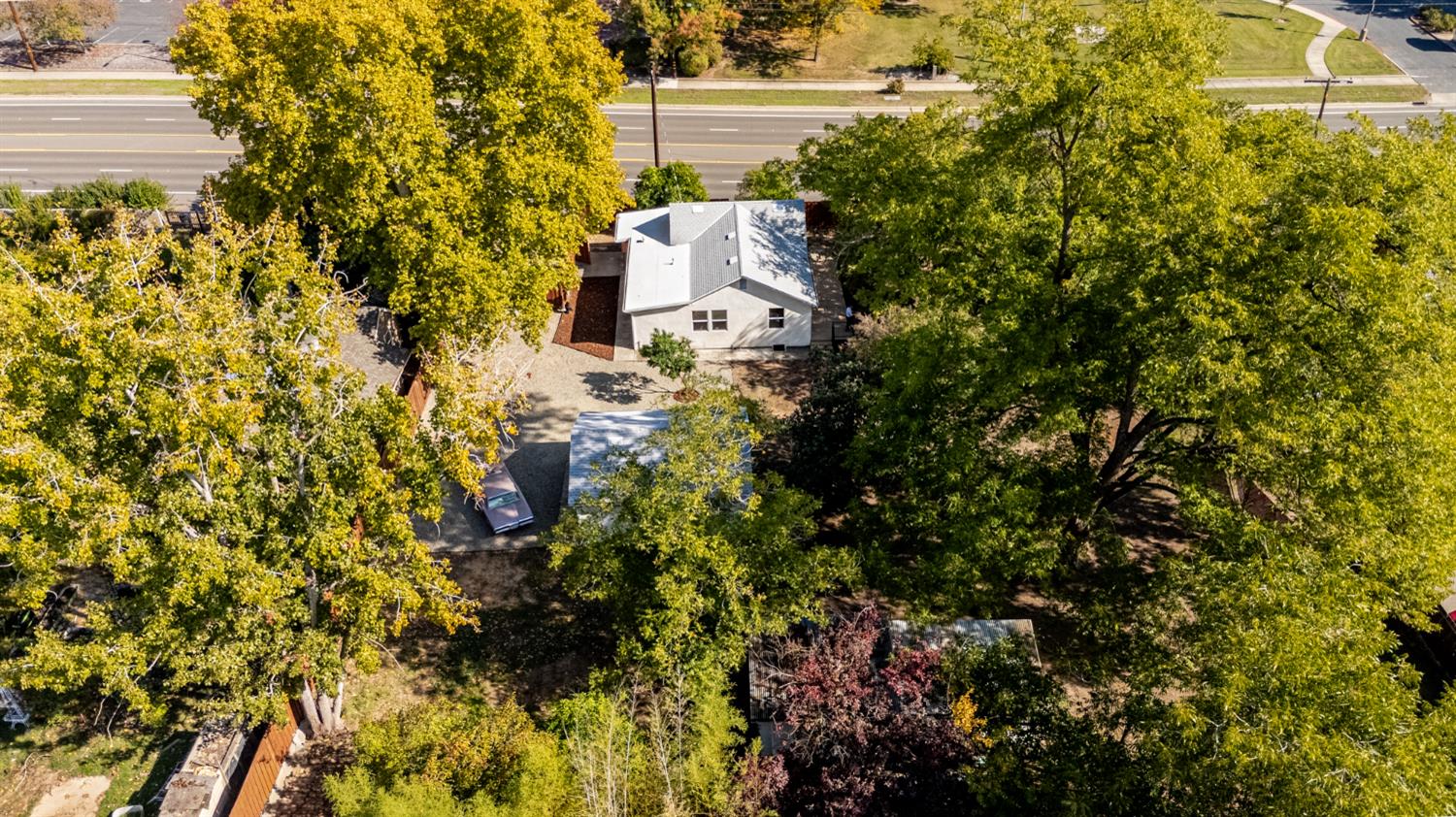 8895 Dixon Oaks Lane