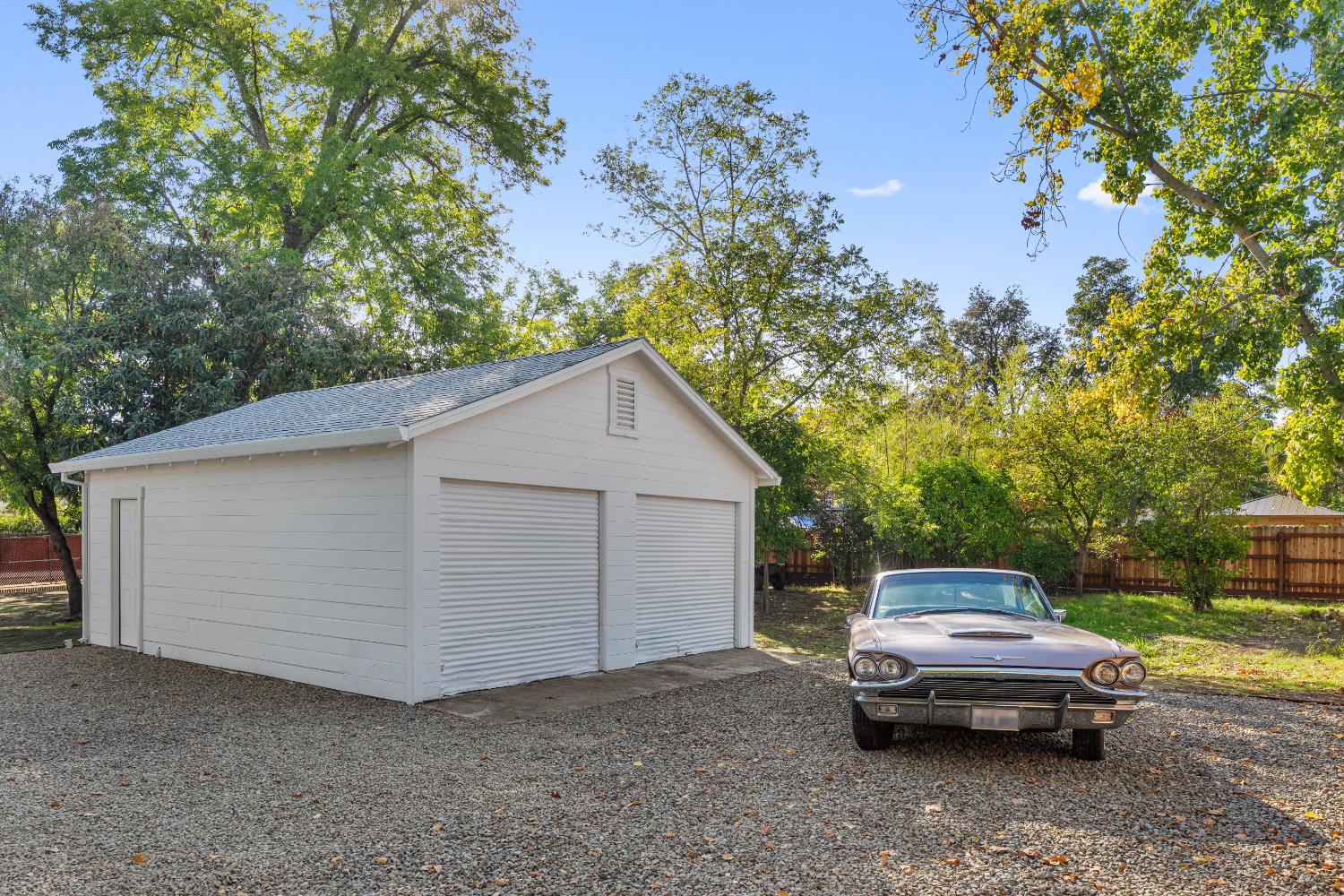 8895 Dixon Oaks Lane