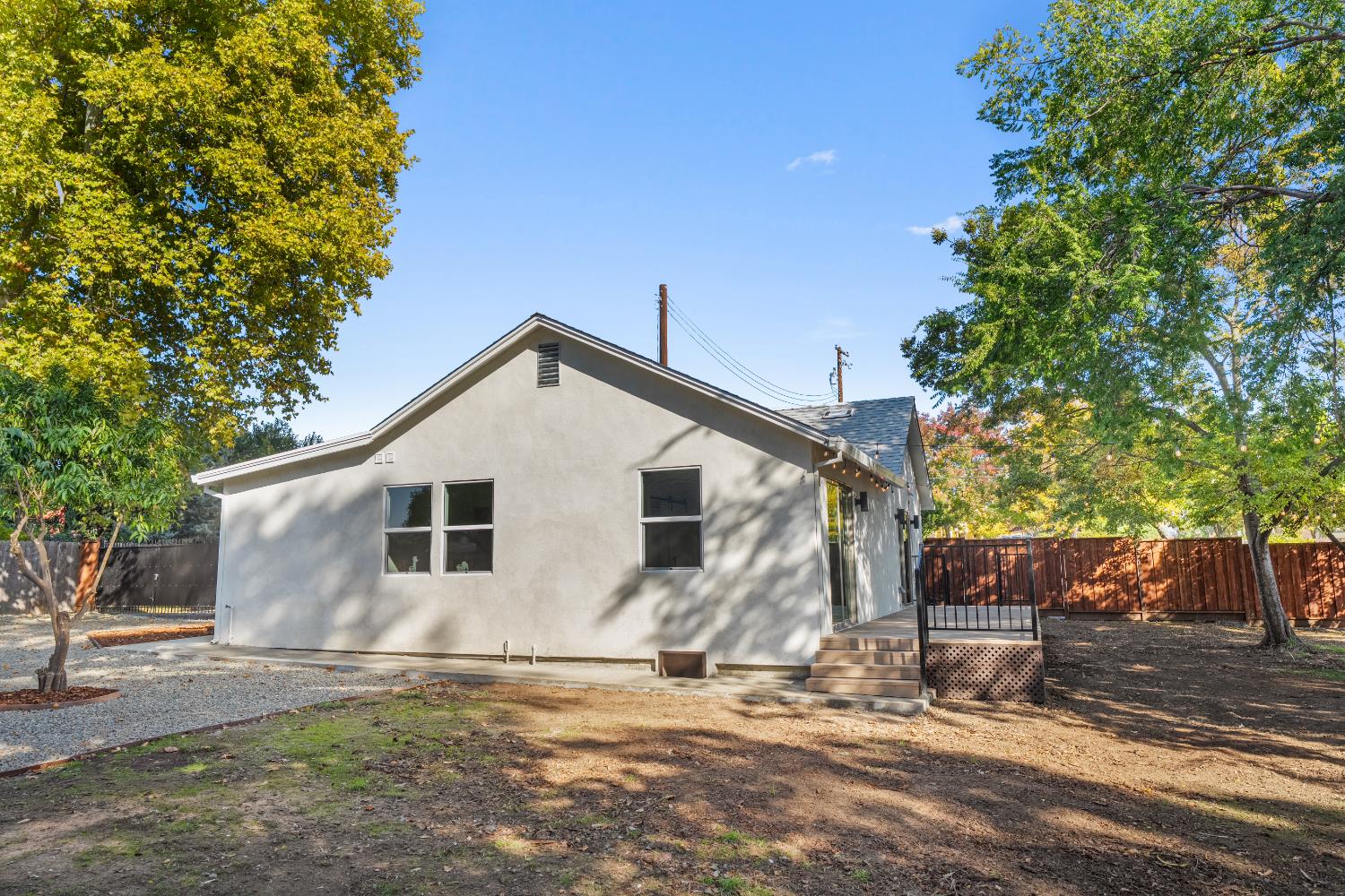 8895 Dixon Oaks Lane