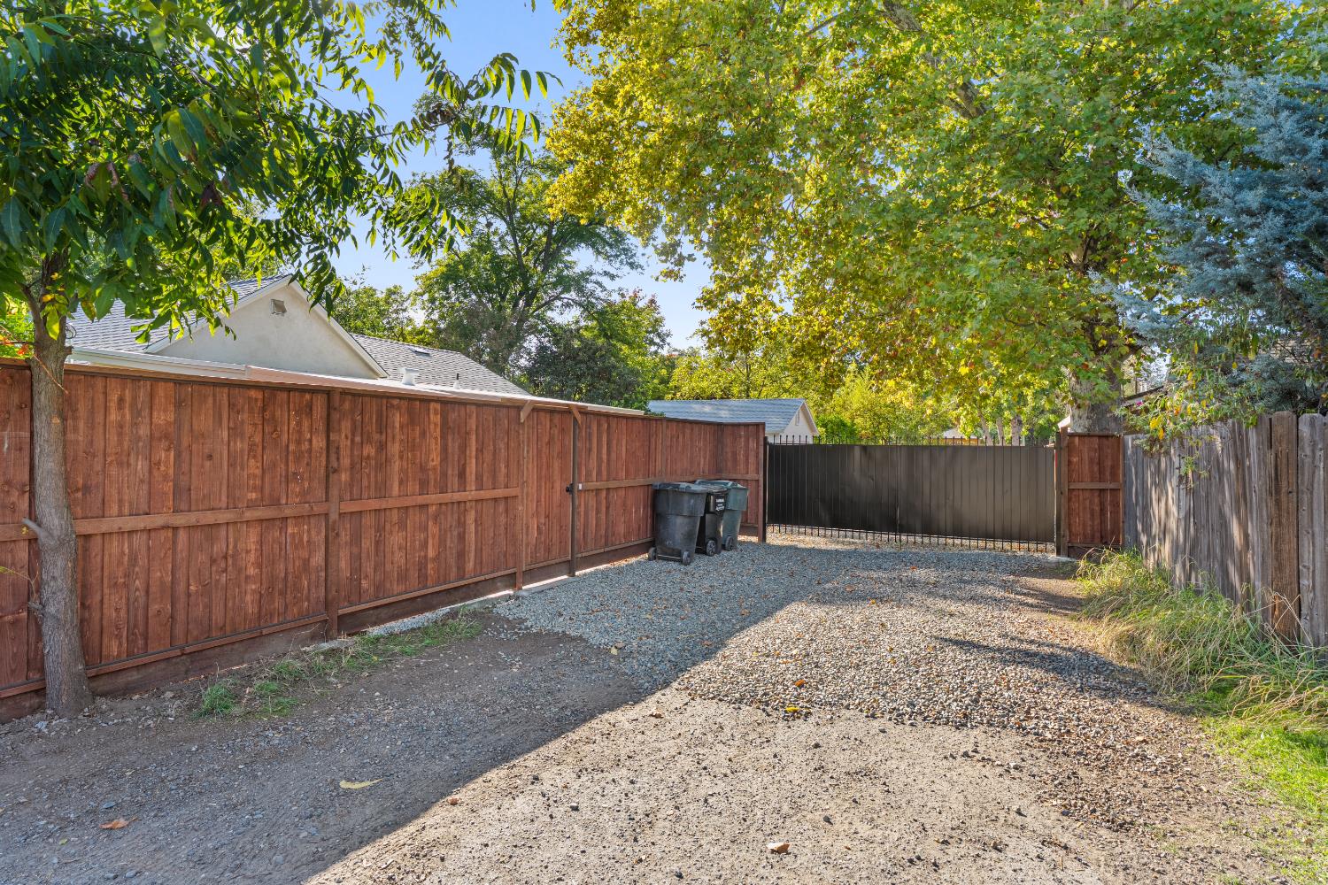 8895 Dixon Oaks Lane