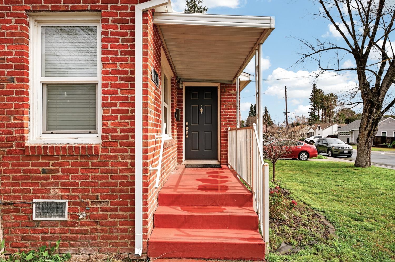 877 Taber Avenue