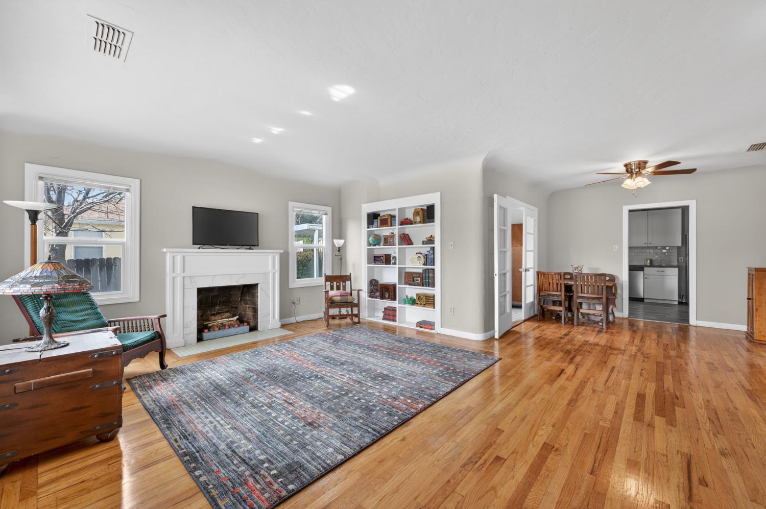 877 Taber Avenue