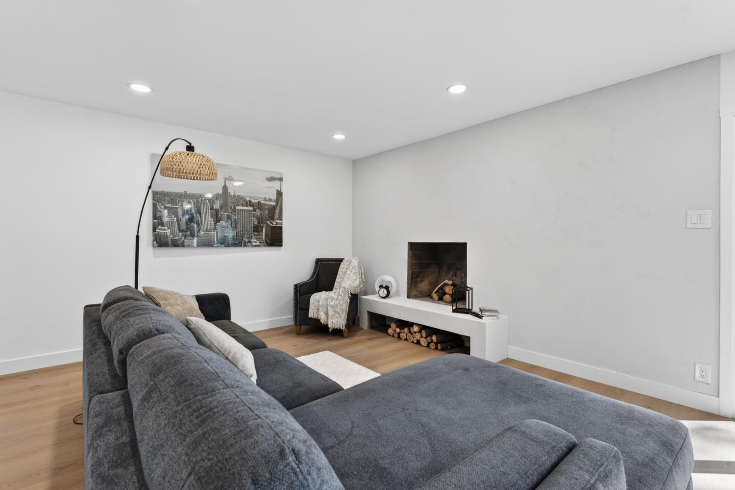 4580 Wawona Circle