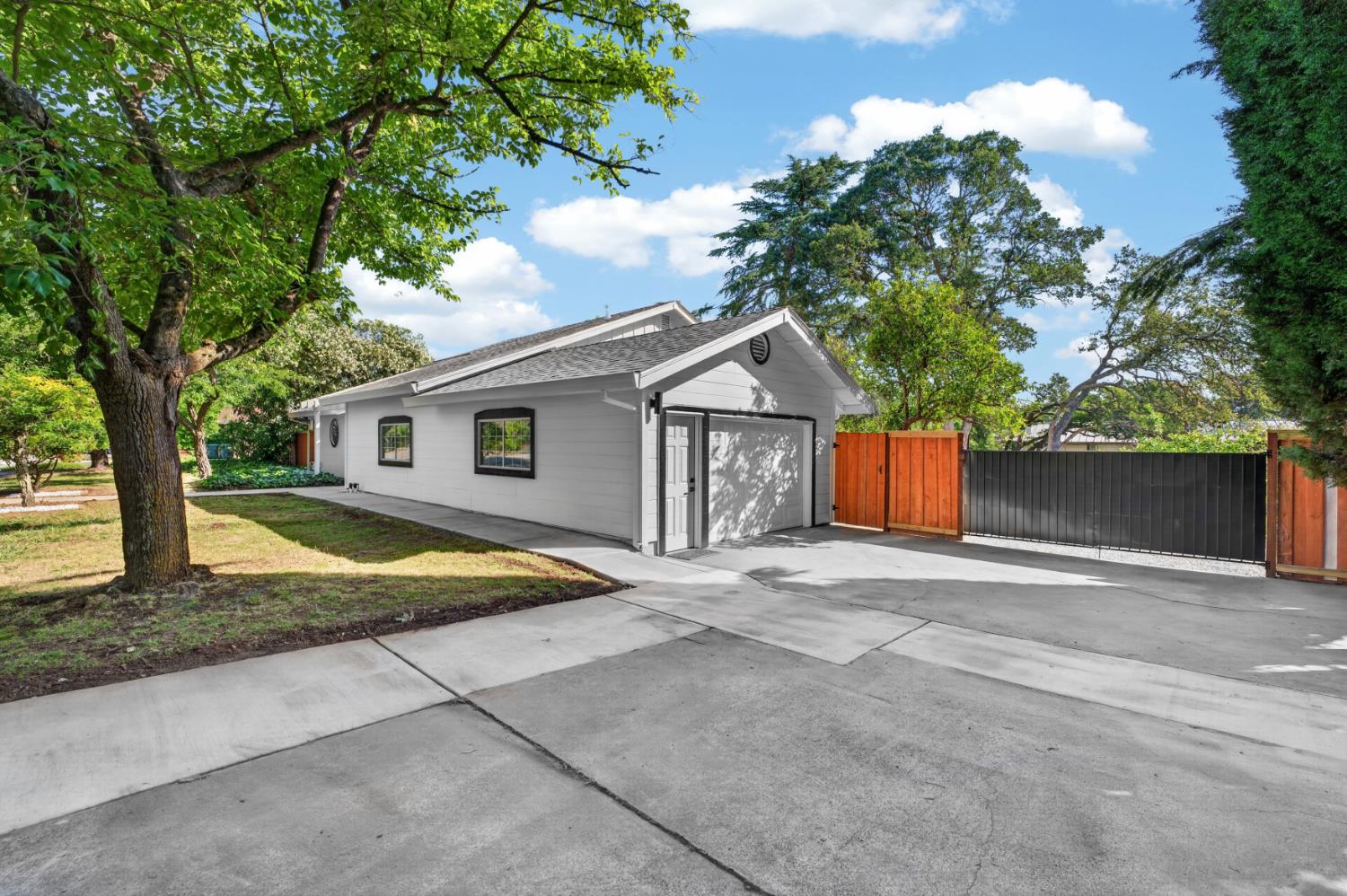 4580 Wawona Circle