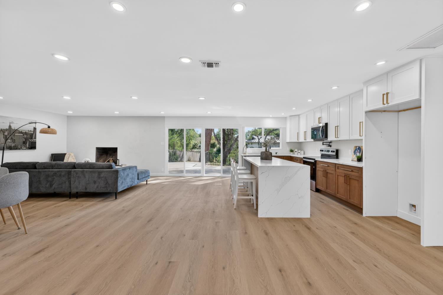 4580 Wawona Circle
