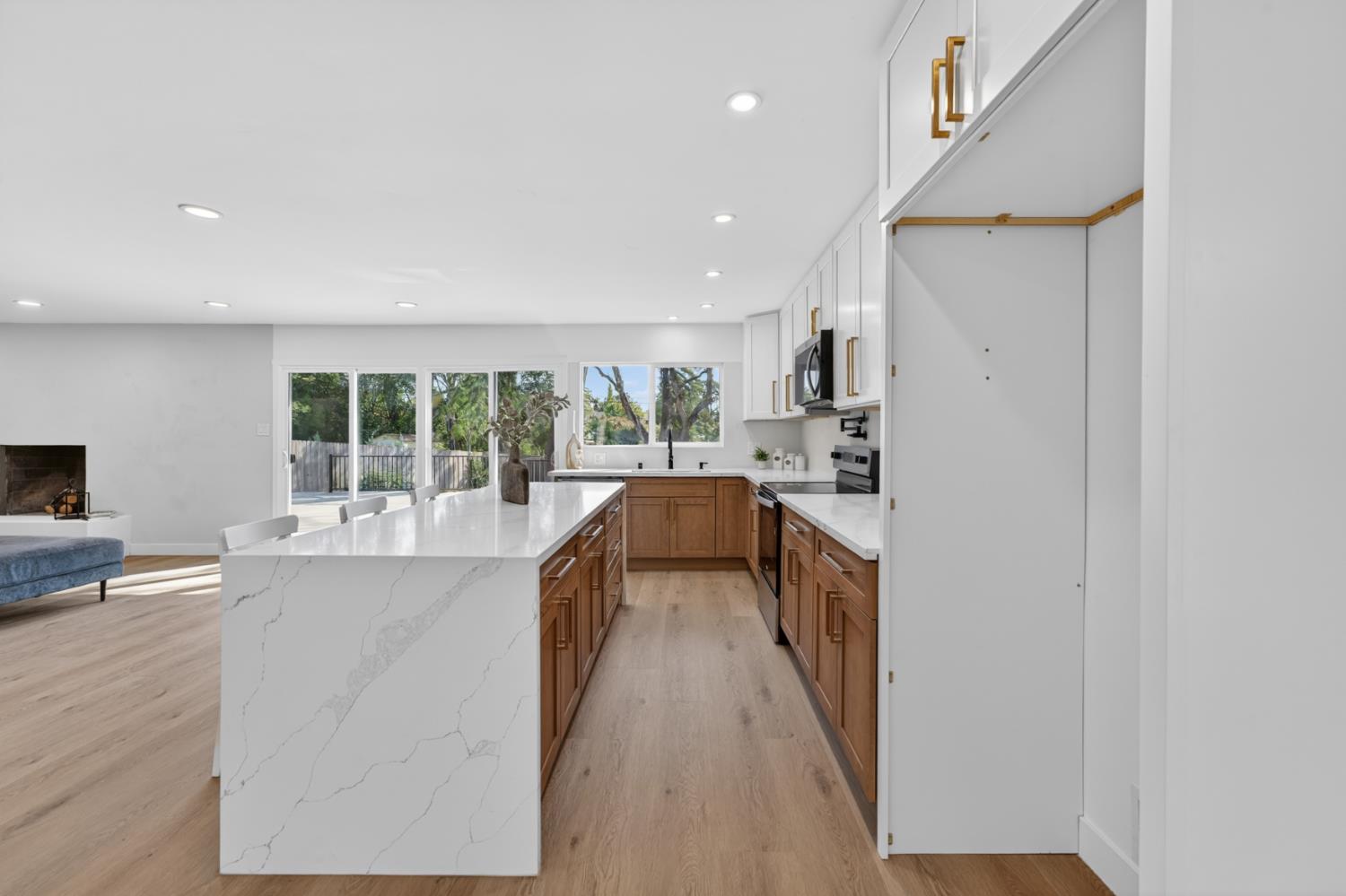 4580 Wawona Circle