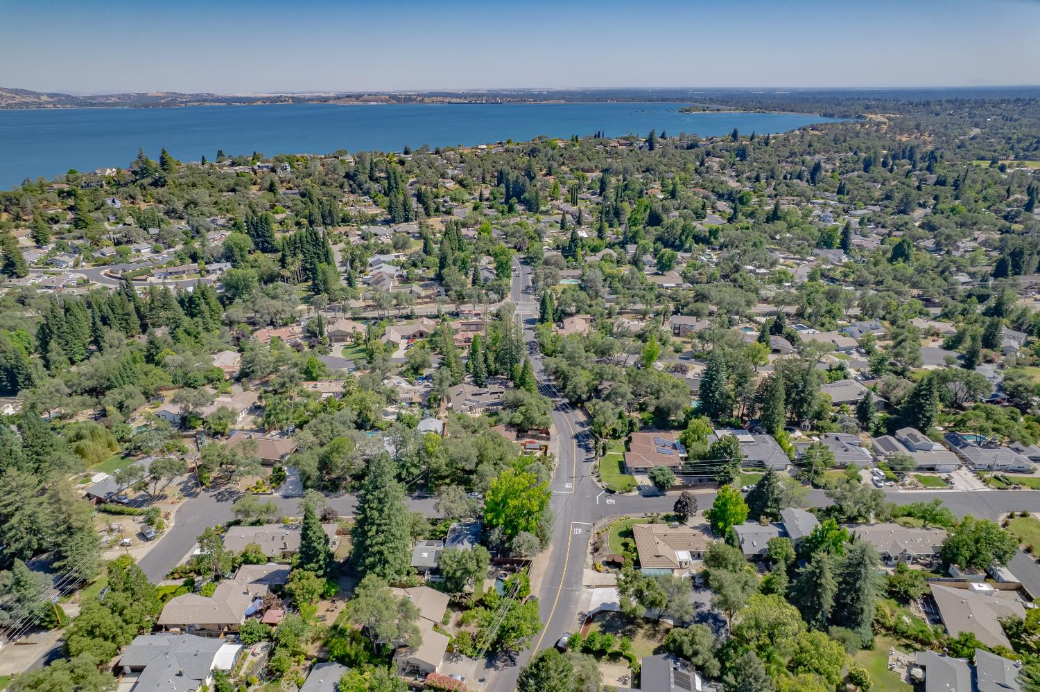 8420 Lakeland Drive