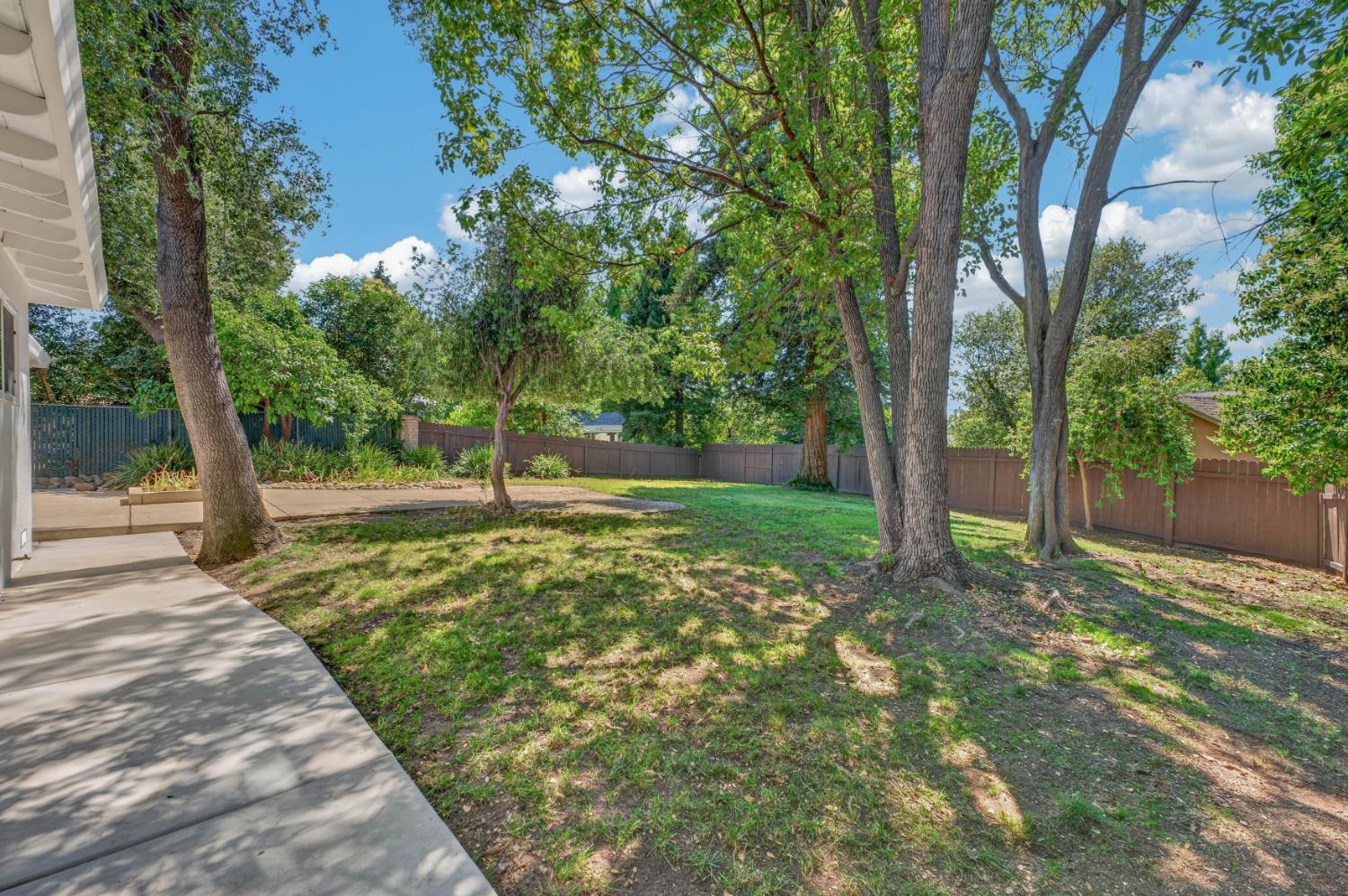 8420 Lakeland Drive