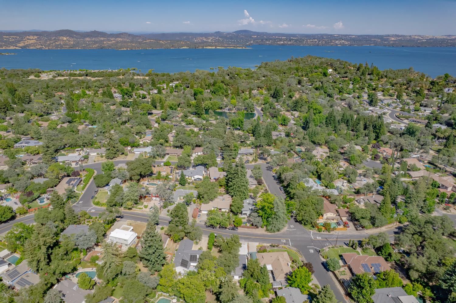 8420 Lakeland Drive