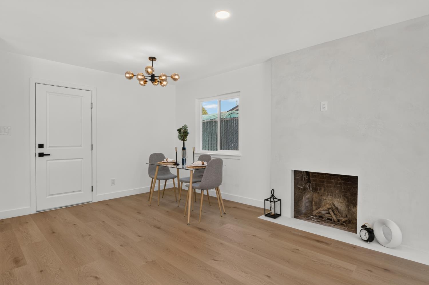 8420 Lakeland Drive