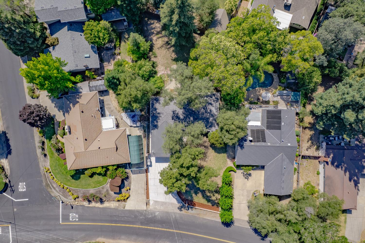 8420 Lakeland Drive