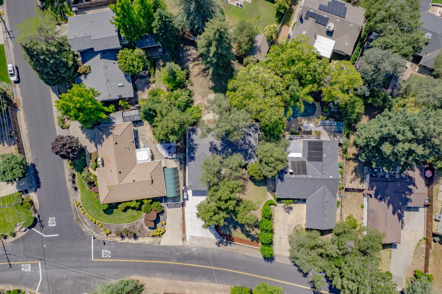 8420 Lakeland Drive