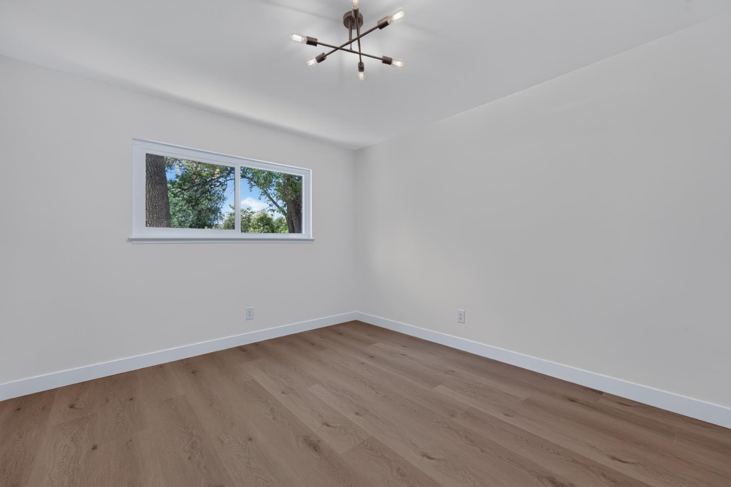 8420 Lakeland Drive