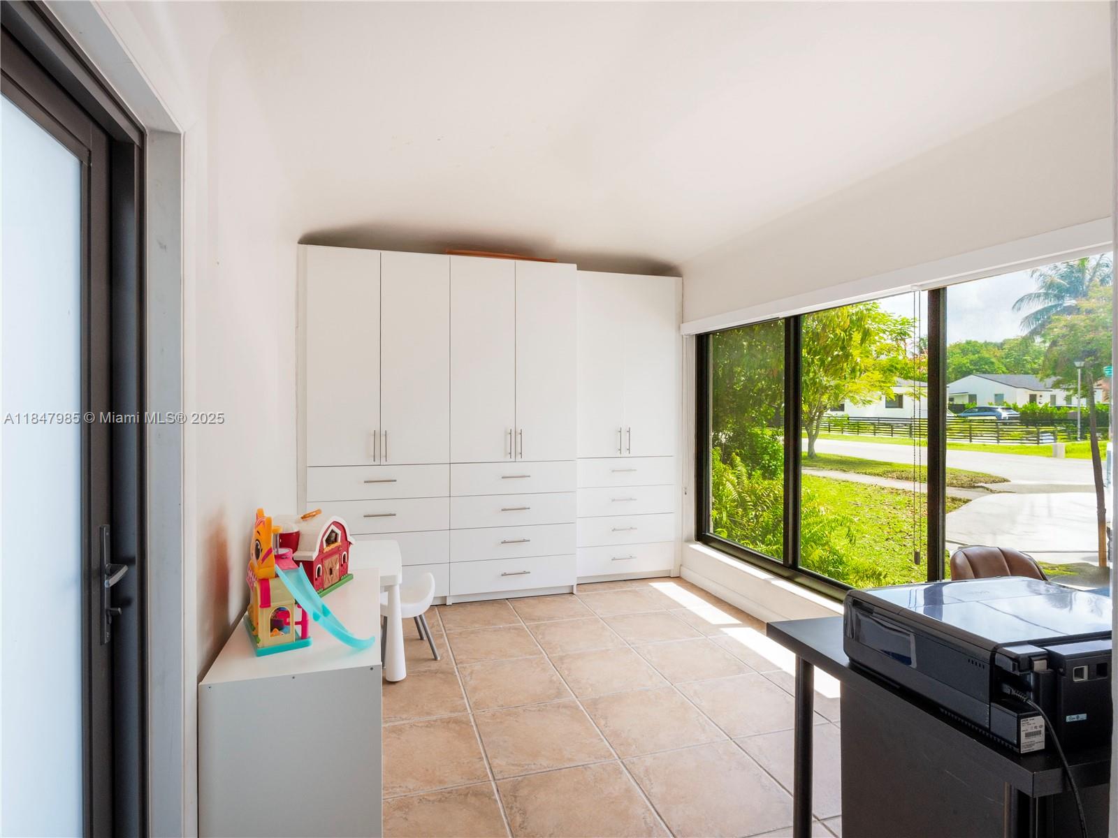 32 Hammond Dr