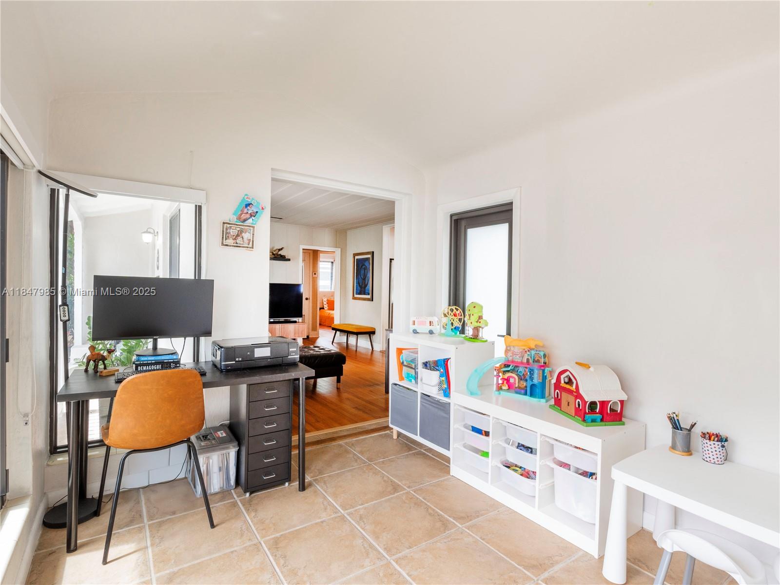 32 Hammond Dr