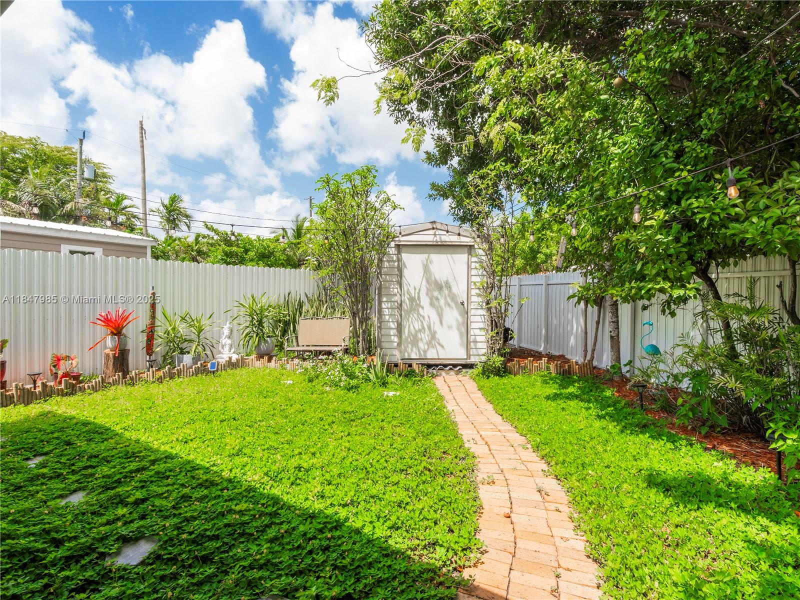 32 Hammond Dr