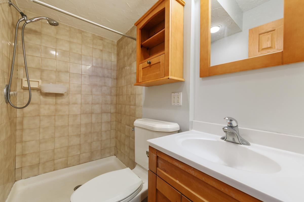 1415 Oak Leaf Lane