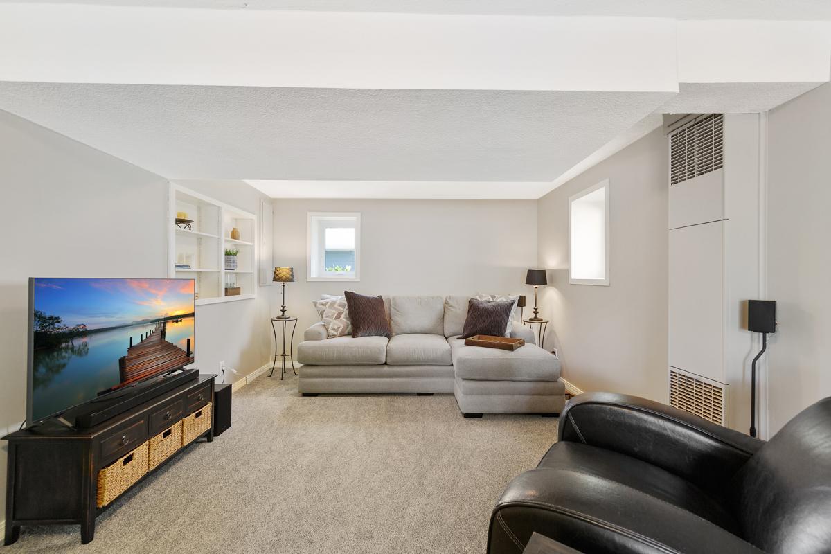 3630 Mckinley Street NE