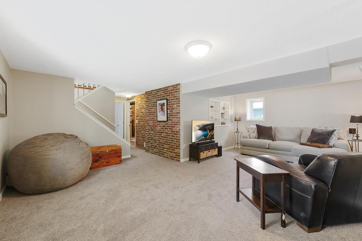 3630 Mckinley Street NE