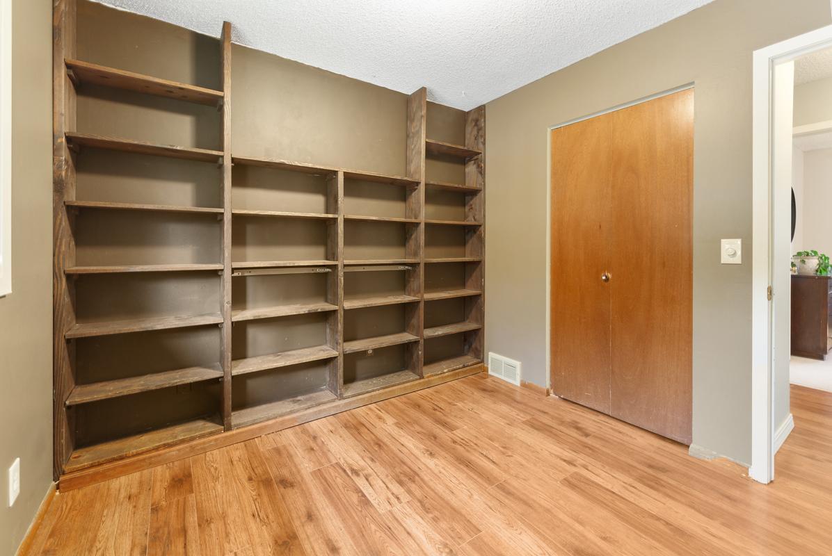 3630 Mckinley Street NE