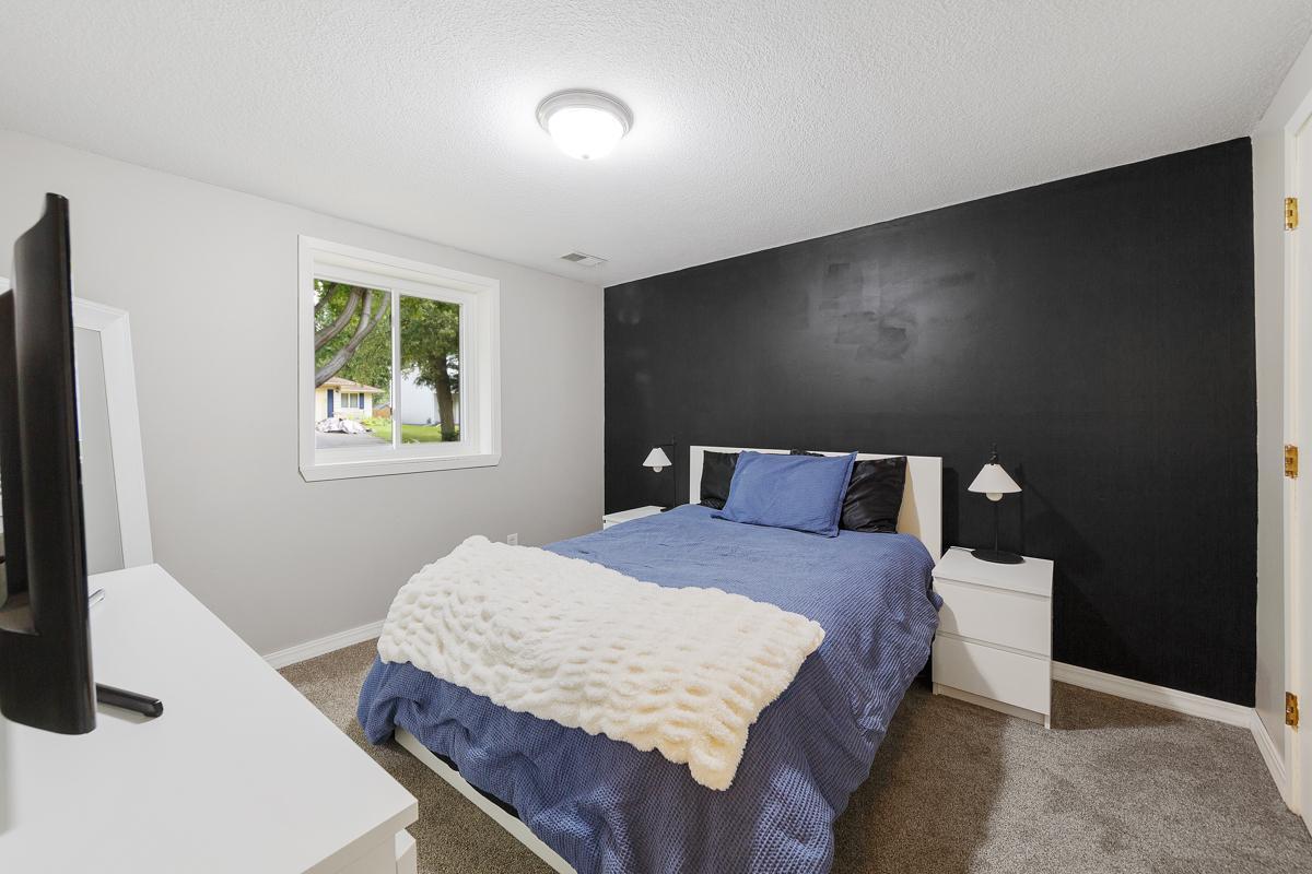 3630 Mckinley Street NE