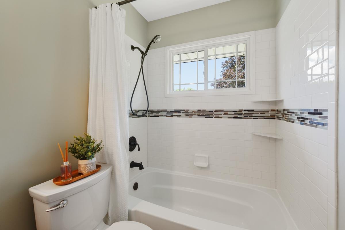 3630 Mckinley Street NE