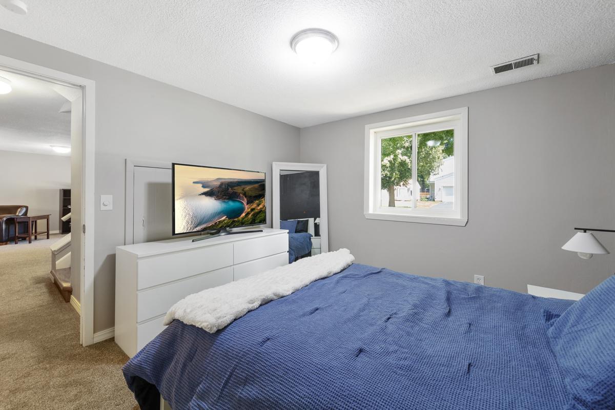 3630 Mckinley Street NE