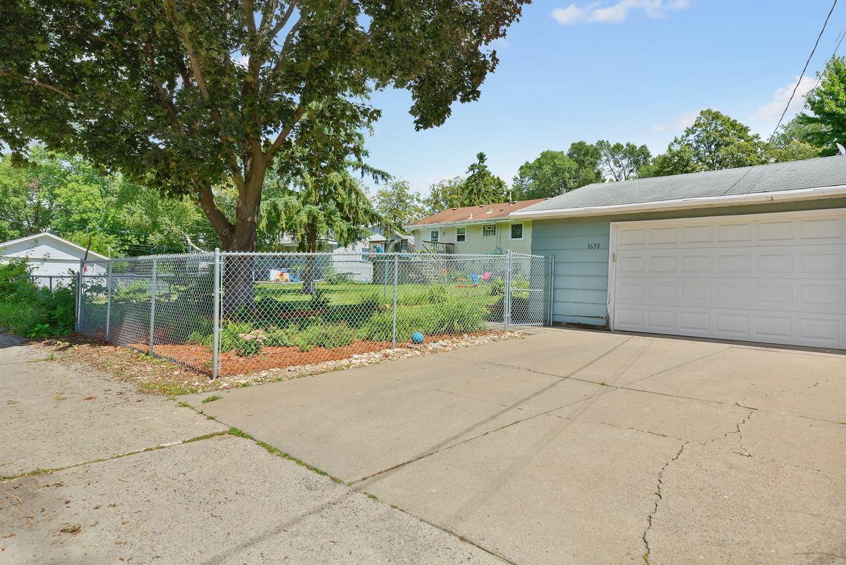 3630 Mckinley Street NE