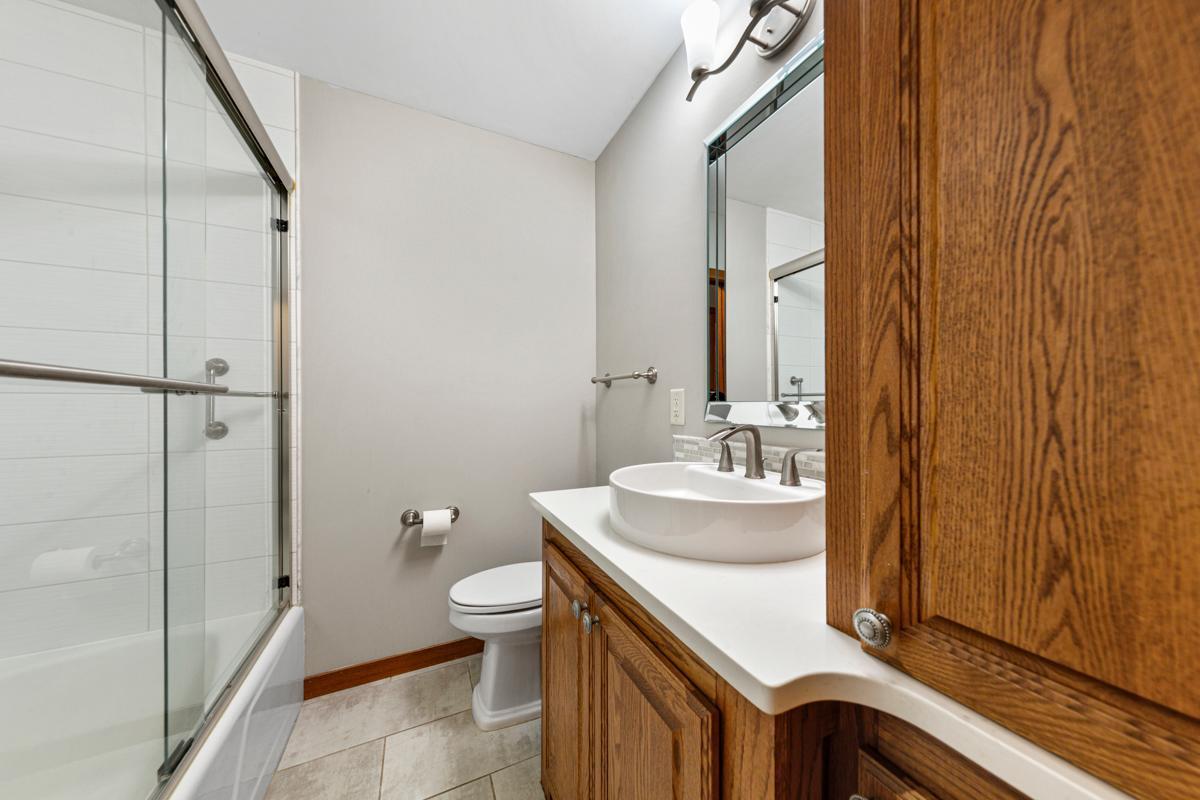 13400 Knob Hill Road