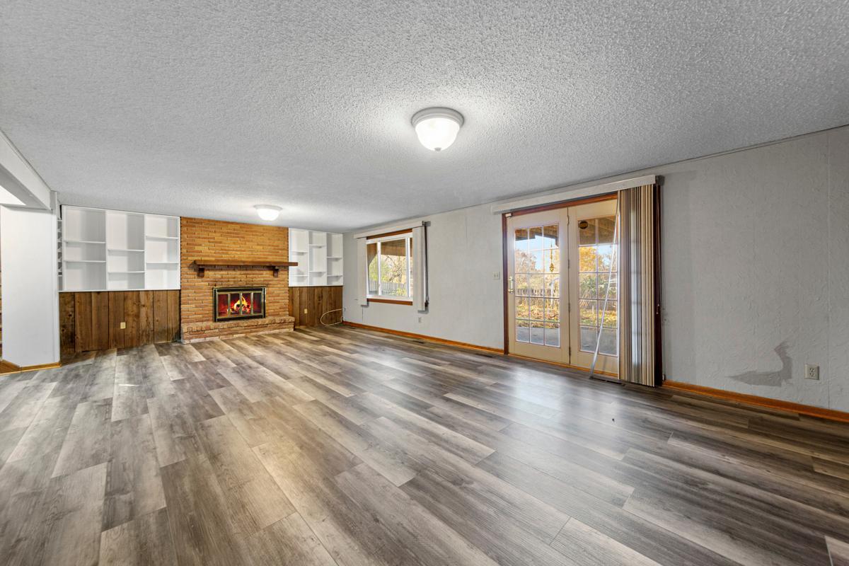 13400 Knob Hill Road