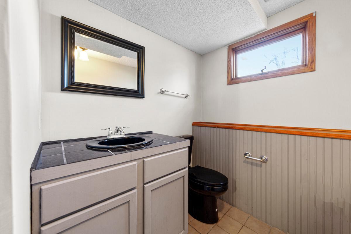 13400 Knob Hill Road