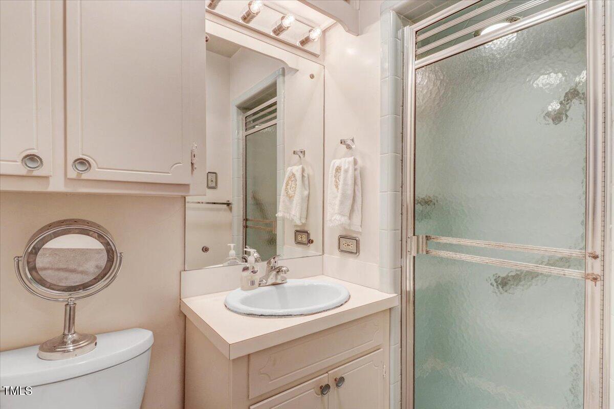 1800 Oakdale Drive W