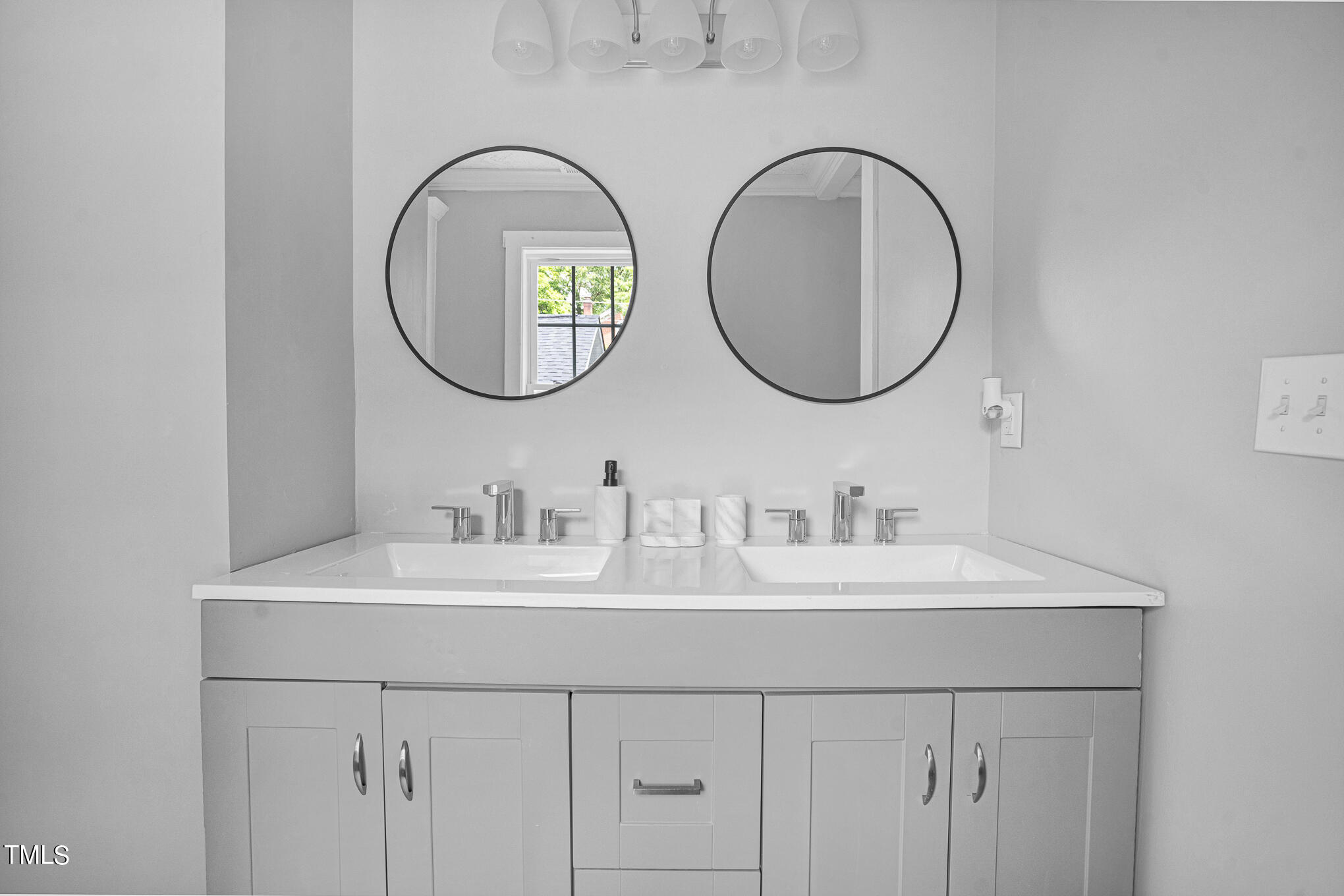 1102 S Garnett Street