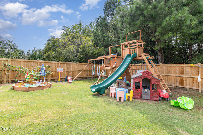 4225 Brintons Cottage Street