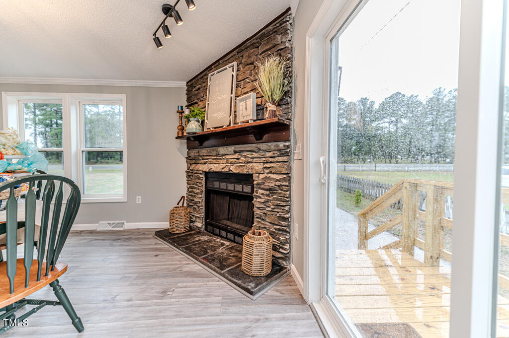 2245 Docs Road