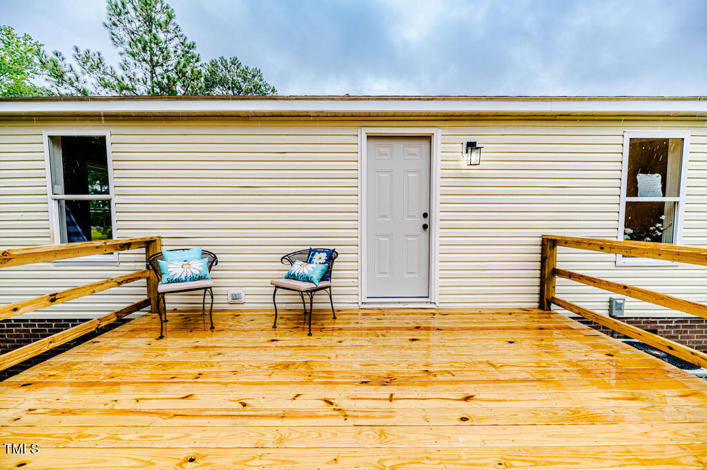 2245 Docs Road