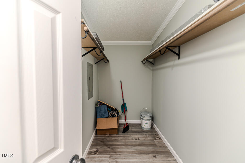 2245 Docs Road