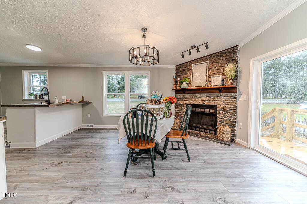 2245 Docs Road