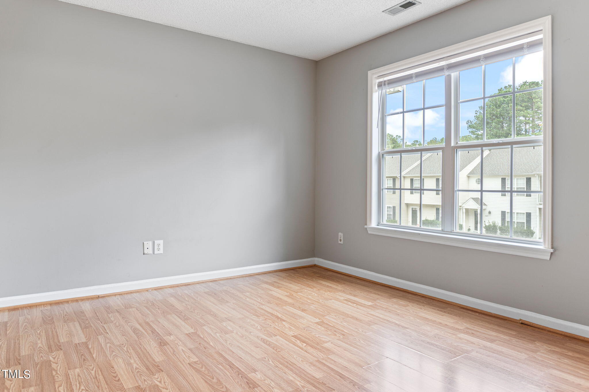 2605 Dwight Place Place