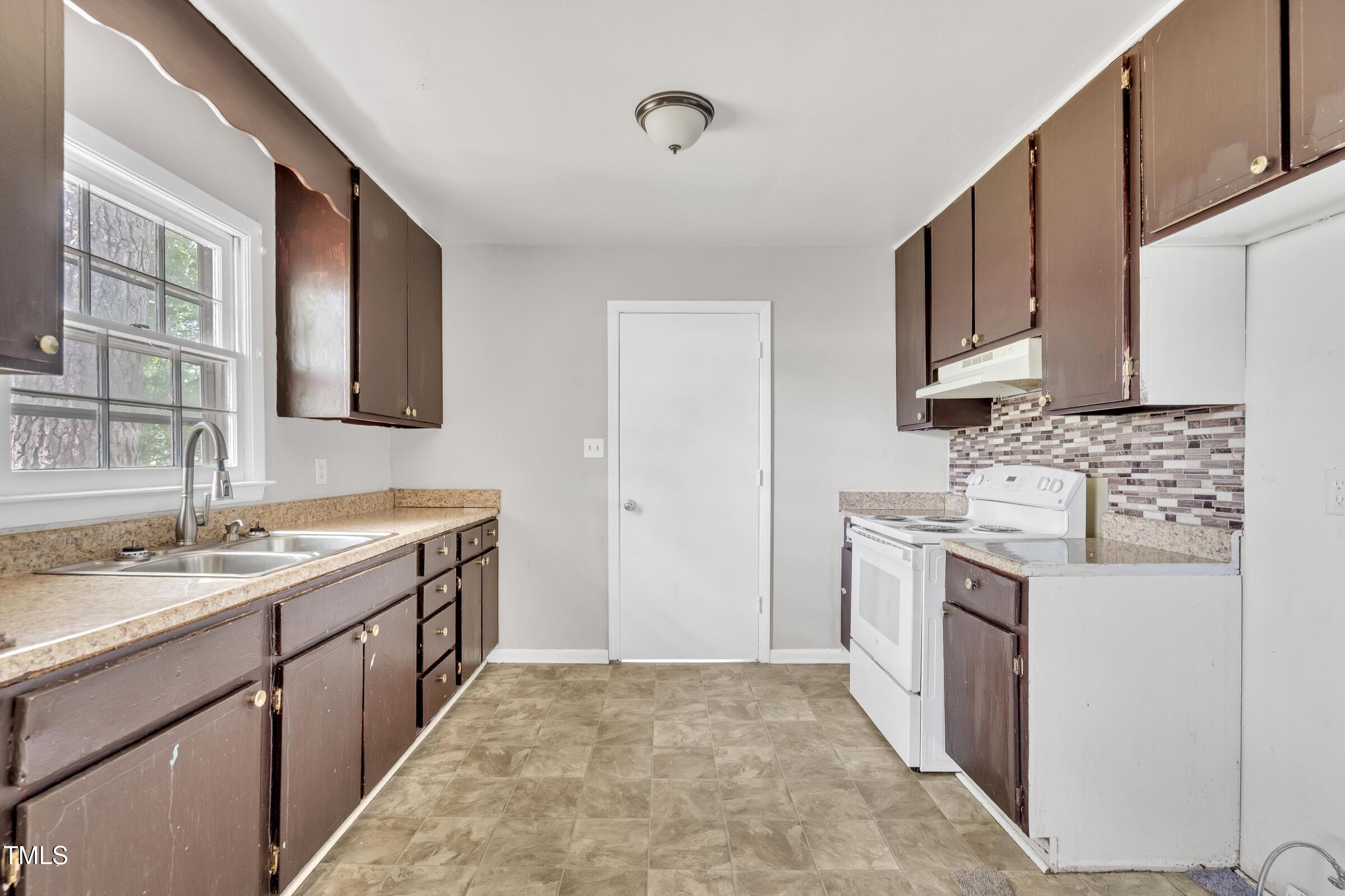 1220 Blarney Court