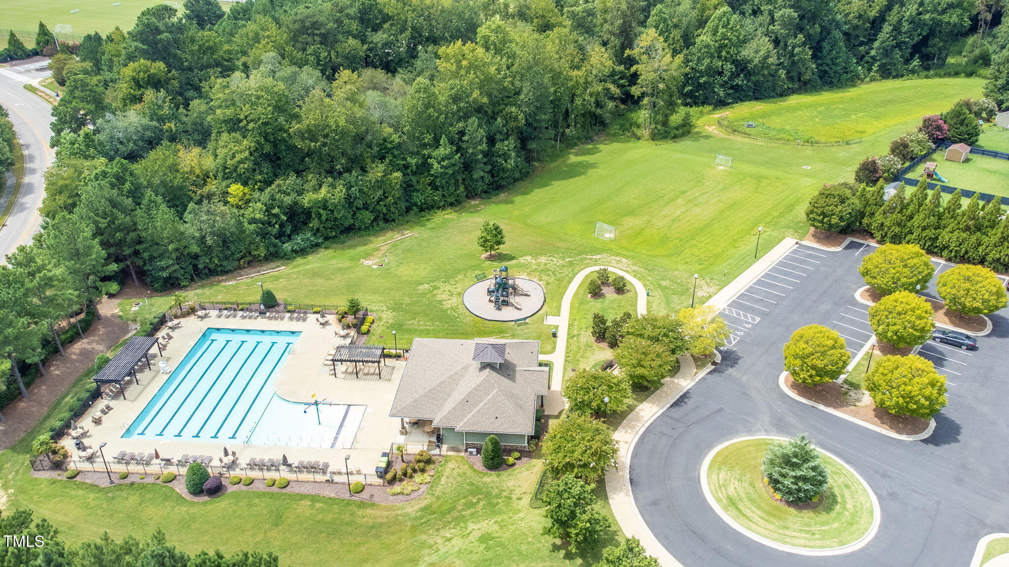 532 Willow Breeze Court