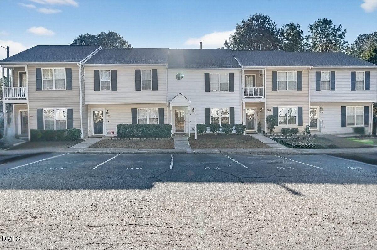 2604 Dwight Place