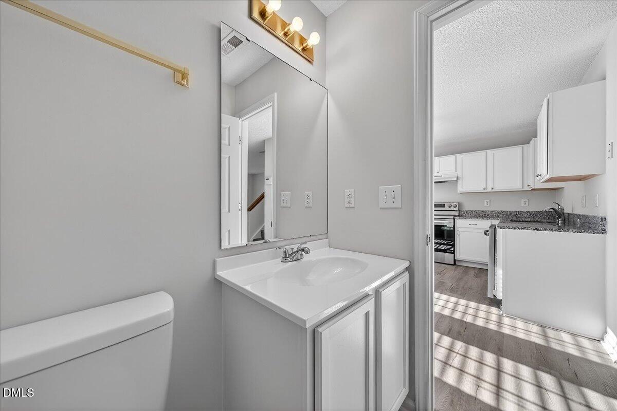 2604 Dwight Place