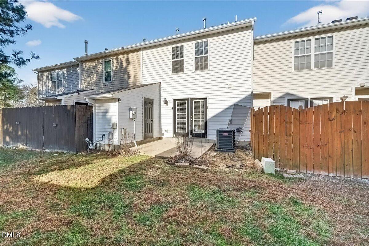 2604 Dwight Place
