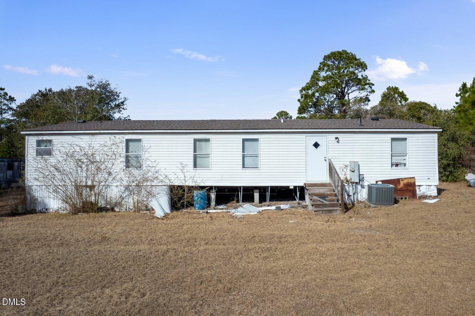 2564 SE River Road SE