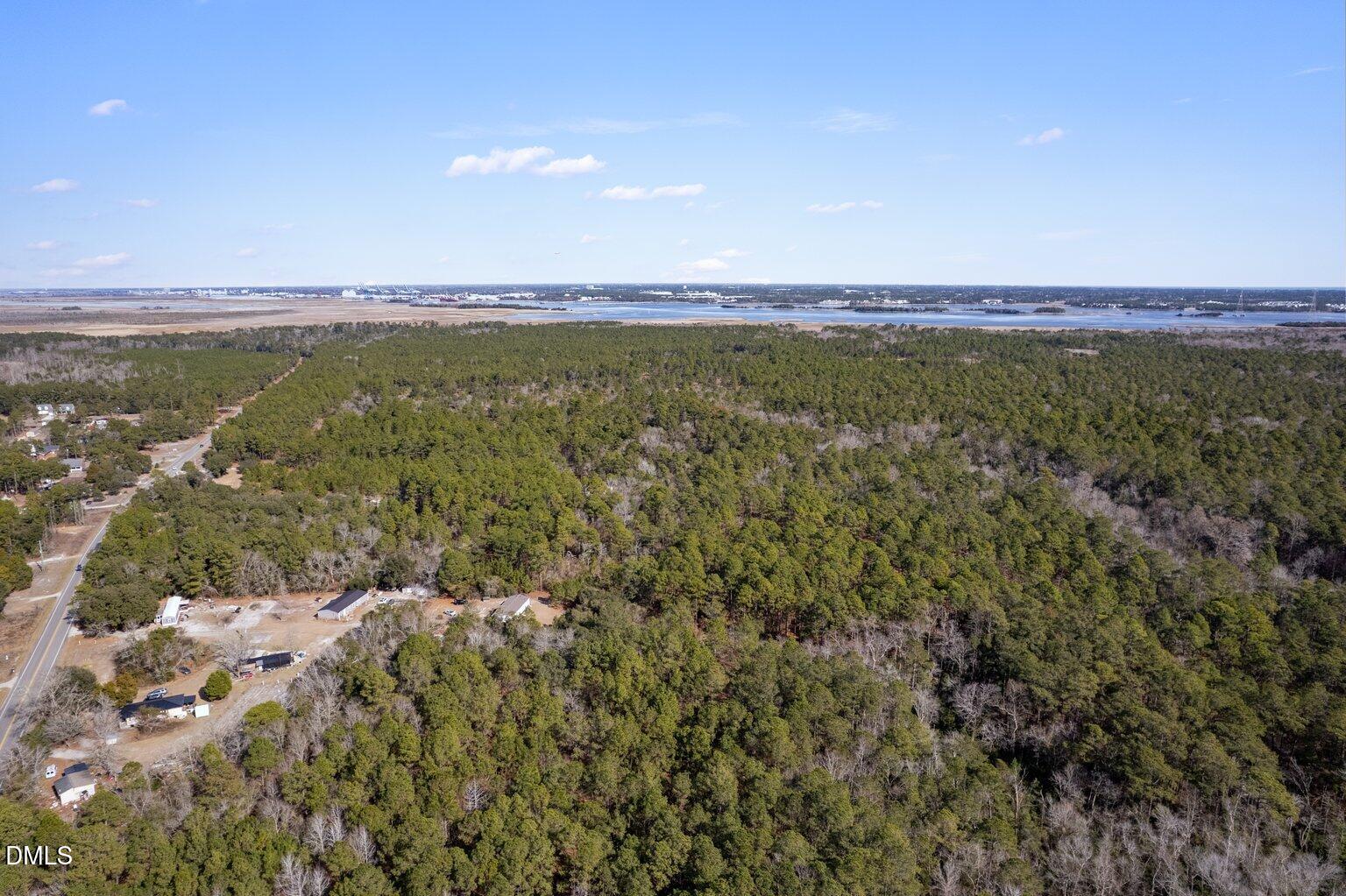 2564 SE River Road SE