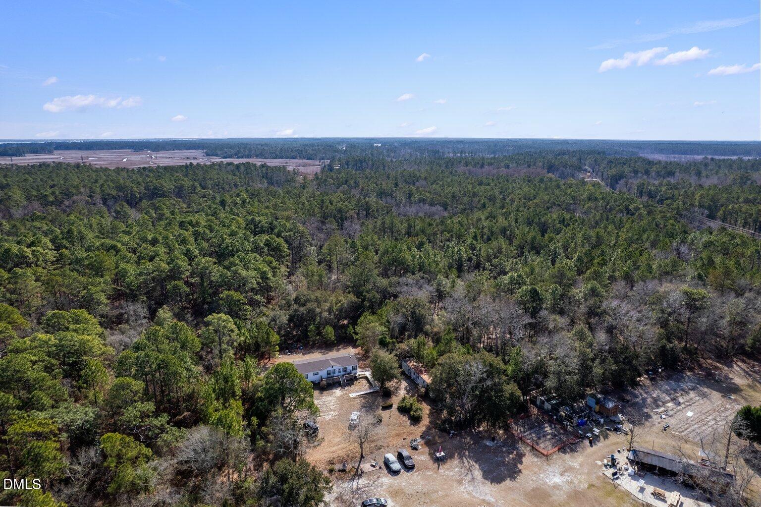 2564 SE River Road SE